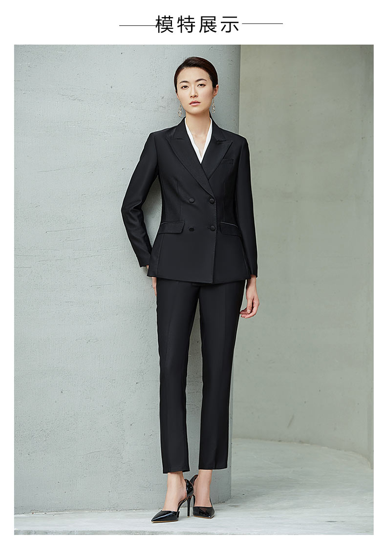 女款黑色雙排扣職業西服模特展示圖1